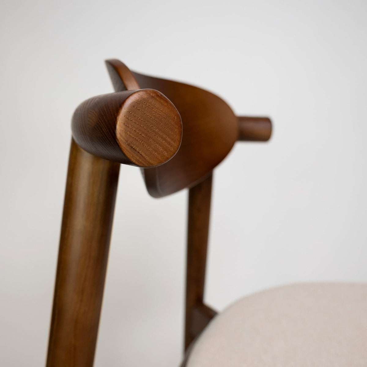 Noaro Stoel – Essenhout – Beige