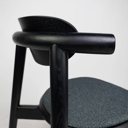 Noaro Stoel – Essenhout Zwart – Zwartgroen