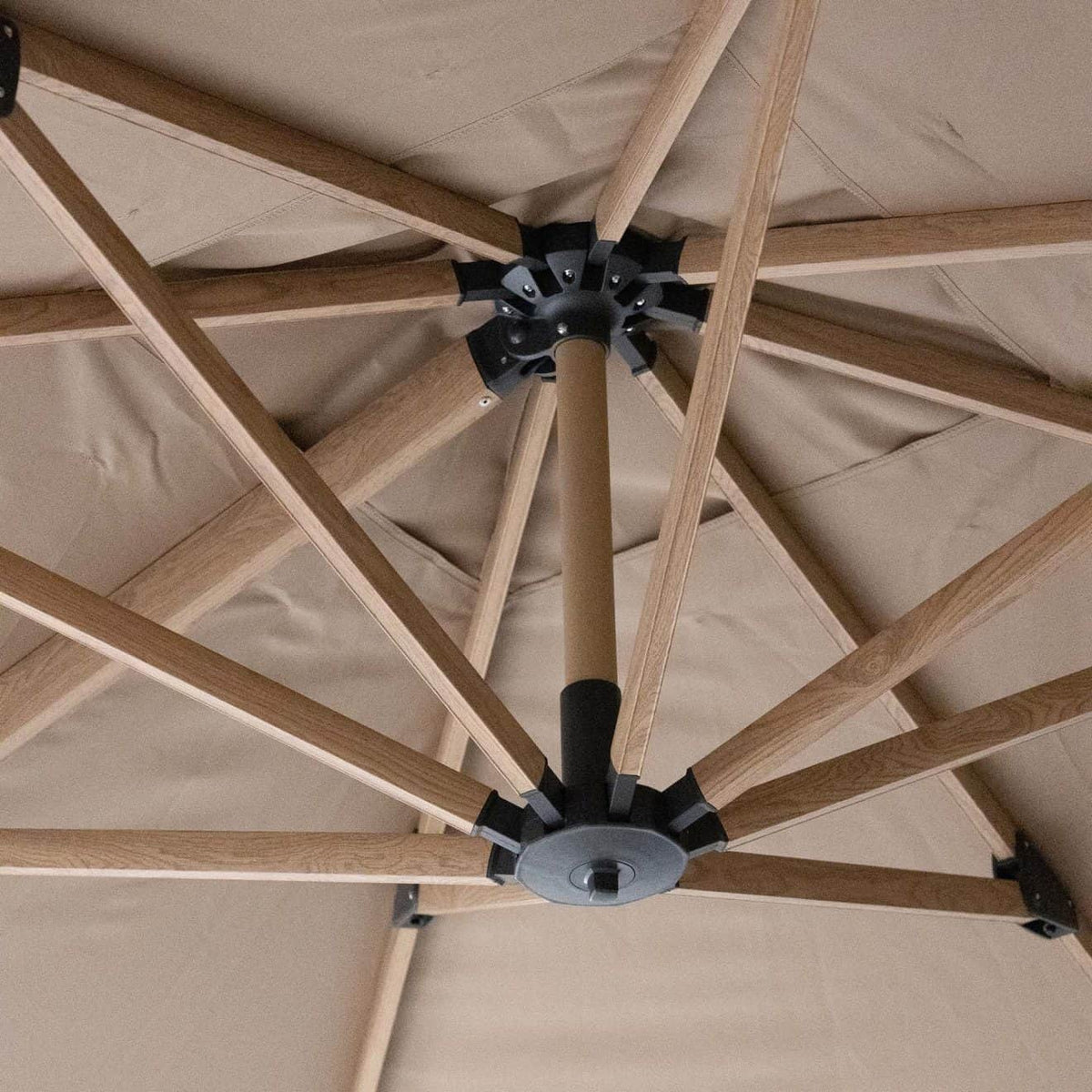 Eifel Parasol – 300x300cm – Taupe/Wood Look