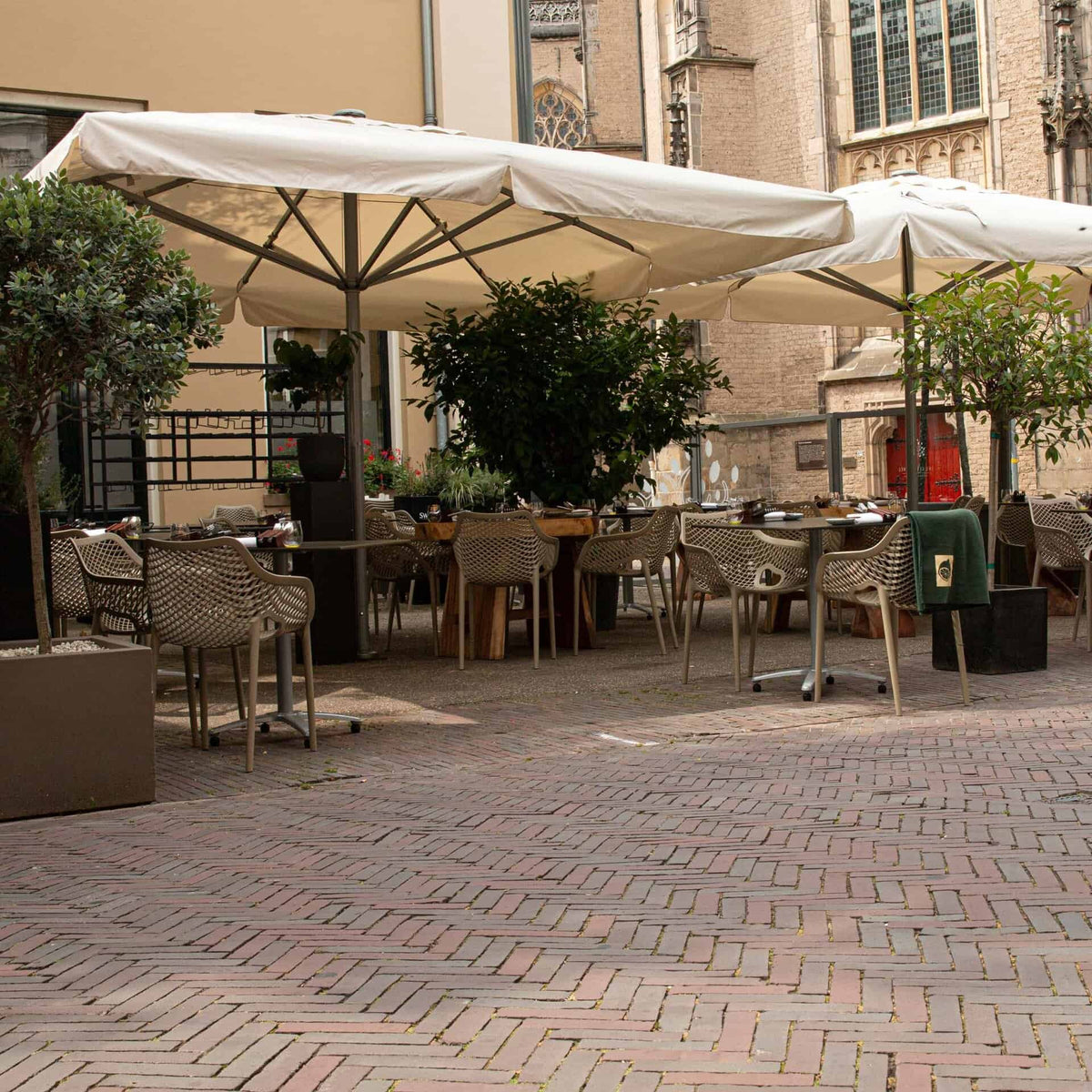 Karin Parasol – 400x400cm – Ecru/Platinum